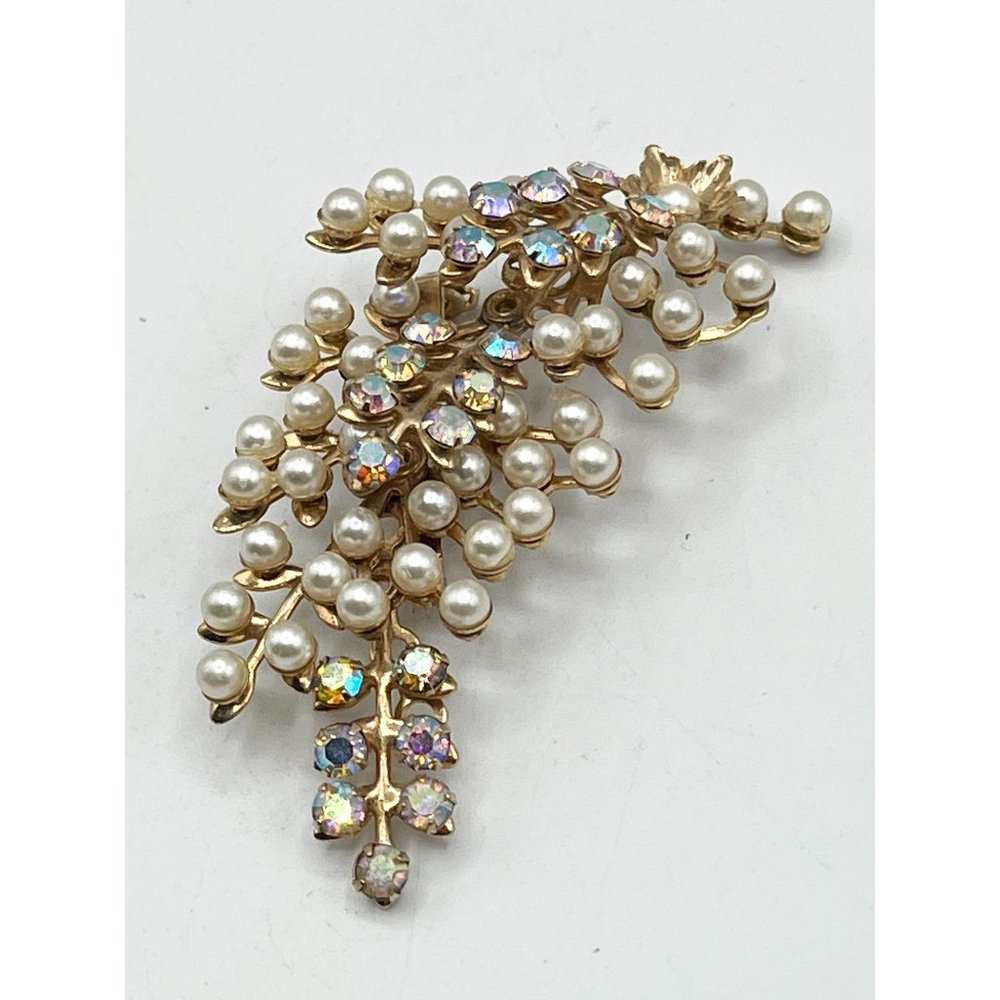 Vintage gold pearl rhinestone flower brooch pin - Picture 2 of 5
